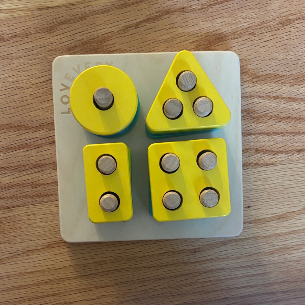 Lovevery Sort & Stack Peg Puzzle - enthusiast kit